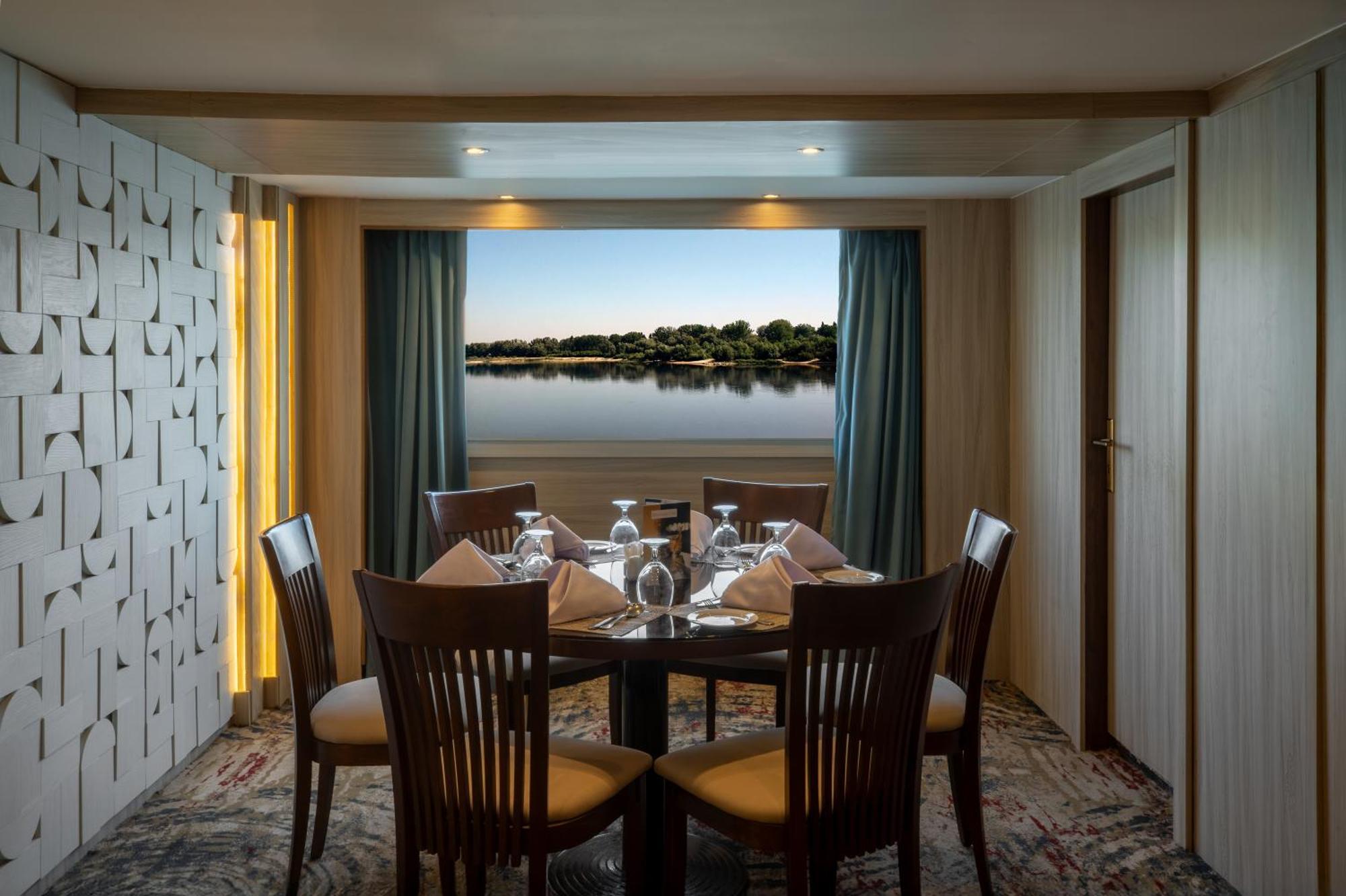 Renaissance Nile Cruise - Every Saturday From Luxor To Aswan For 4 Nights , And Every Wednesday From Aswan To Luxor For 3 Nights Εξωτερικό φωτογραφία